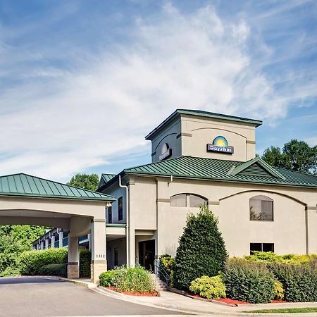 Days Inn - Chapel Hill Buitenkant foto