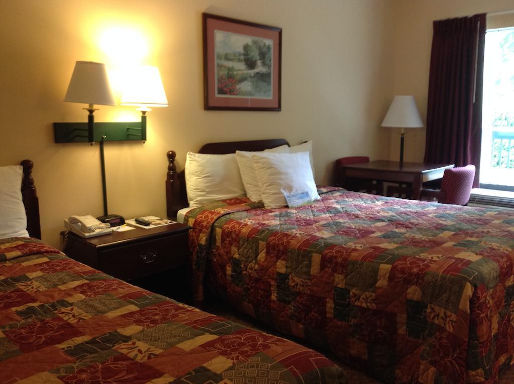 Days Inn - Chapel Hill Buitenkant foto