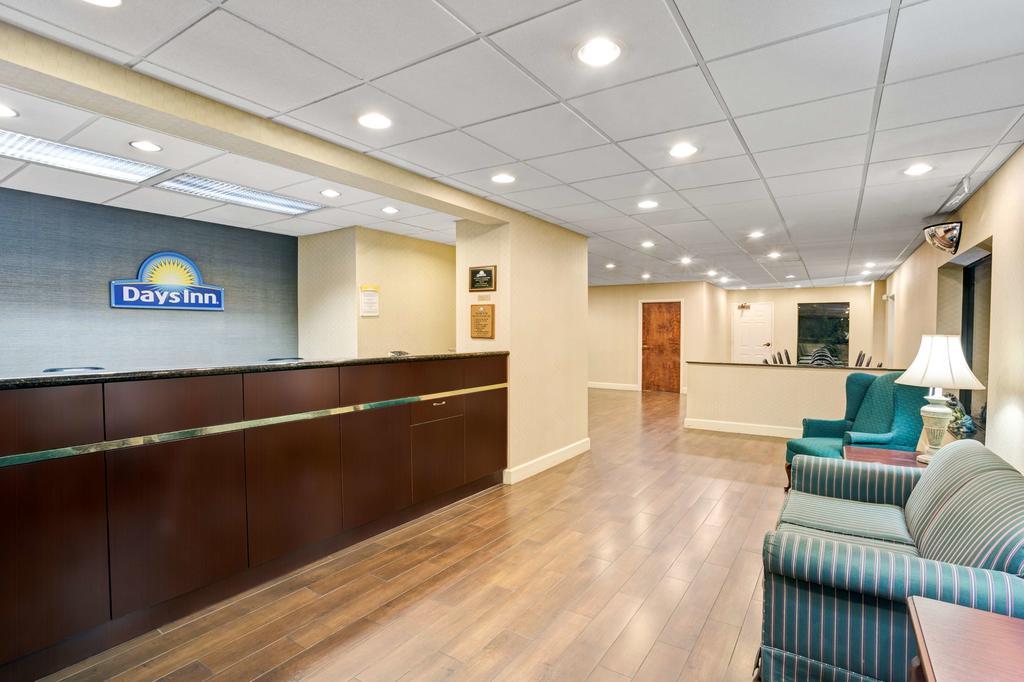 Days Inn - Chapel Hill Buitenkant foto