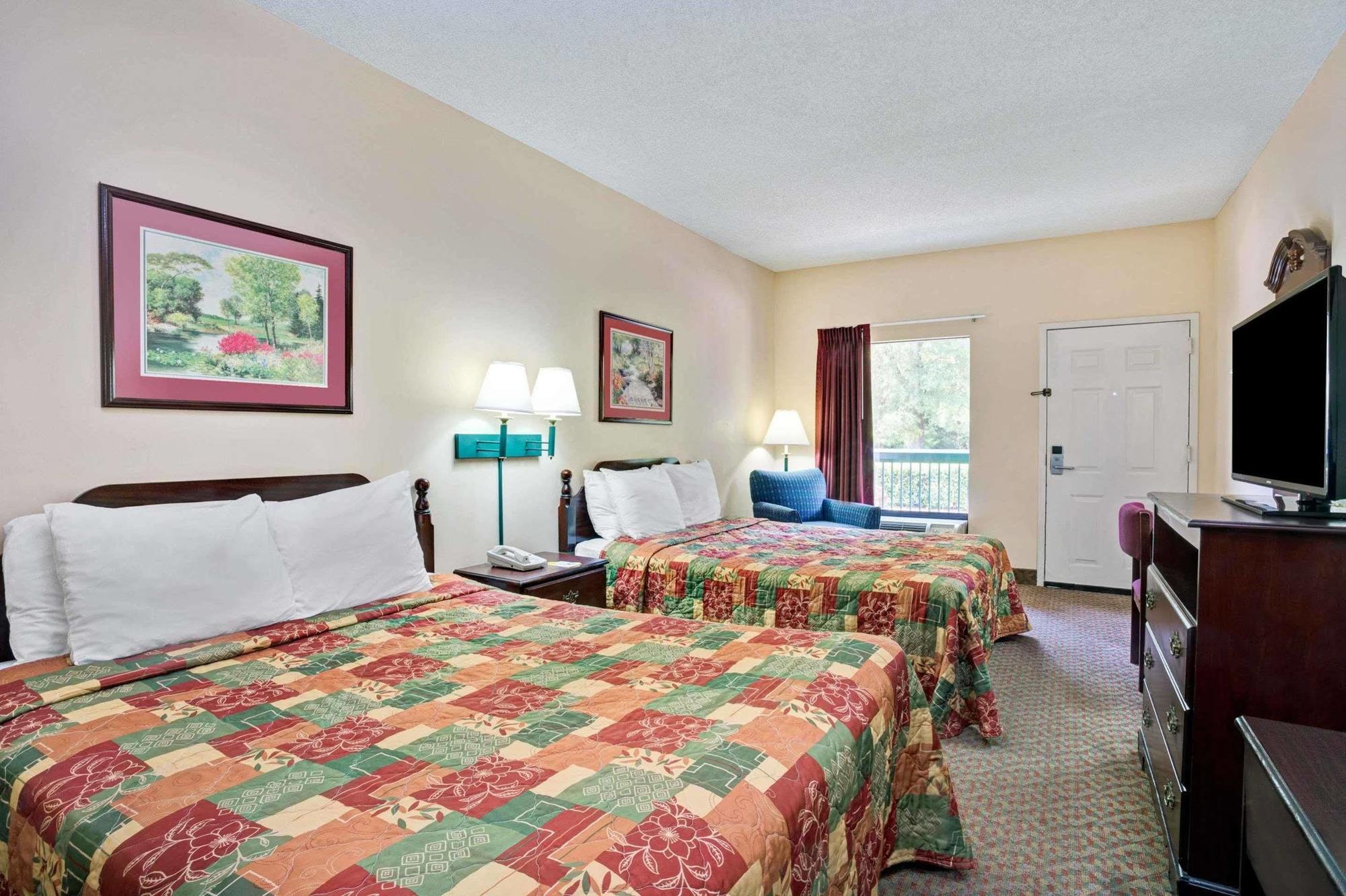 Days Inn - Chapel Hill Buitenkant foto